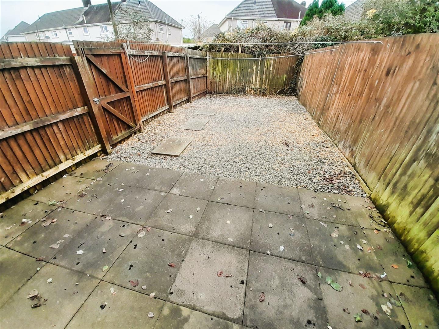 The Avenue, Llwynhendy, SA14 9DW